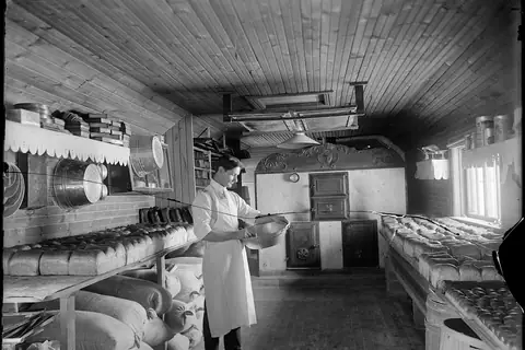 Anna's Bakery photo 1